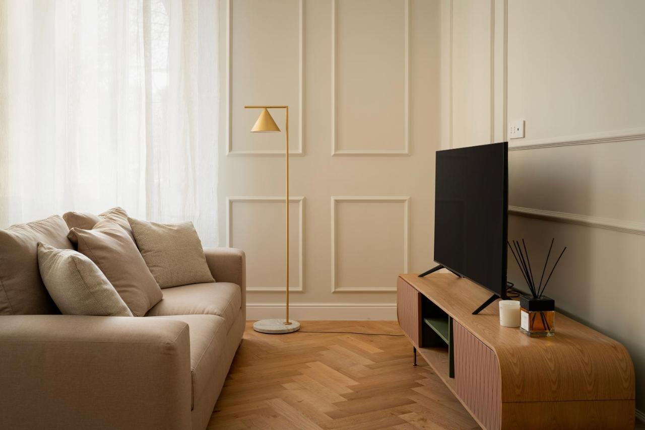 Nabila Apartment Милано Екстериор снимка